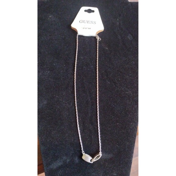 Guess Y2K silvertone interlocking pendant necklace Stamped - Picture 4 of 7